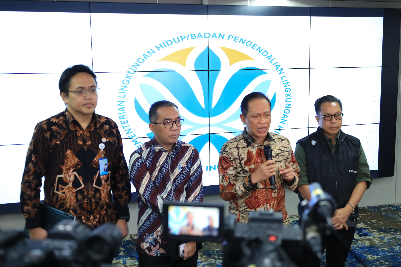 KLH/BPLH Gandeng Kemdiktisaintek: Gunakan Sains untuk Penanganan  Pemulihan Lingkungan Pascabanjir Sumatera