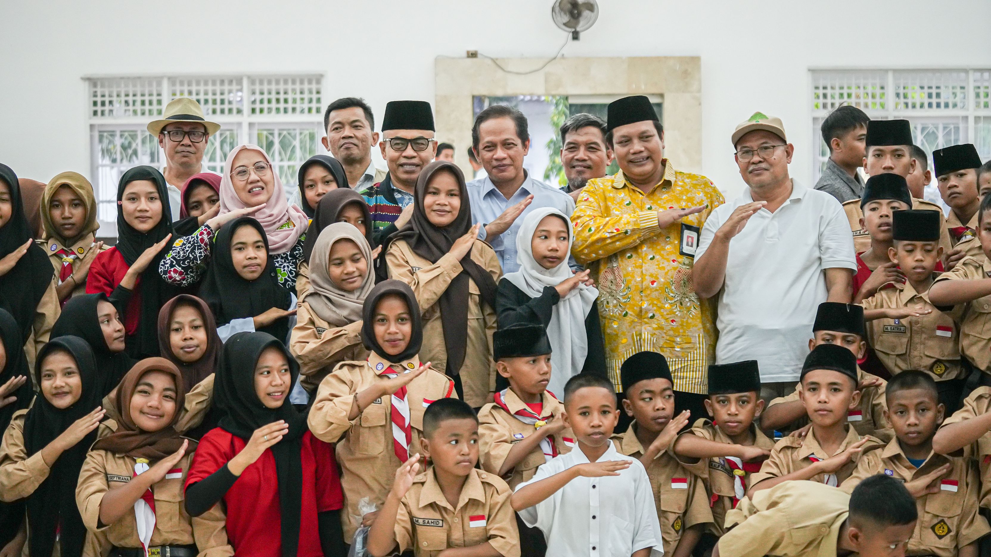 Tinjau Pengelolaan Sampah dan Dorong Edukasi Lingkungan Berkelanjutan di Lombok, Menteri Hanif: Pantai Bersih, Rezeki Lancar