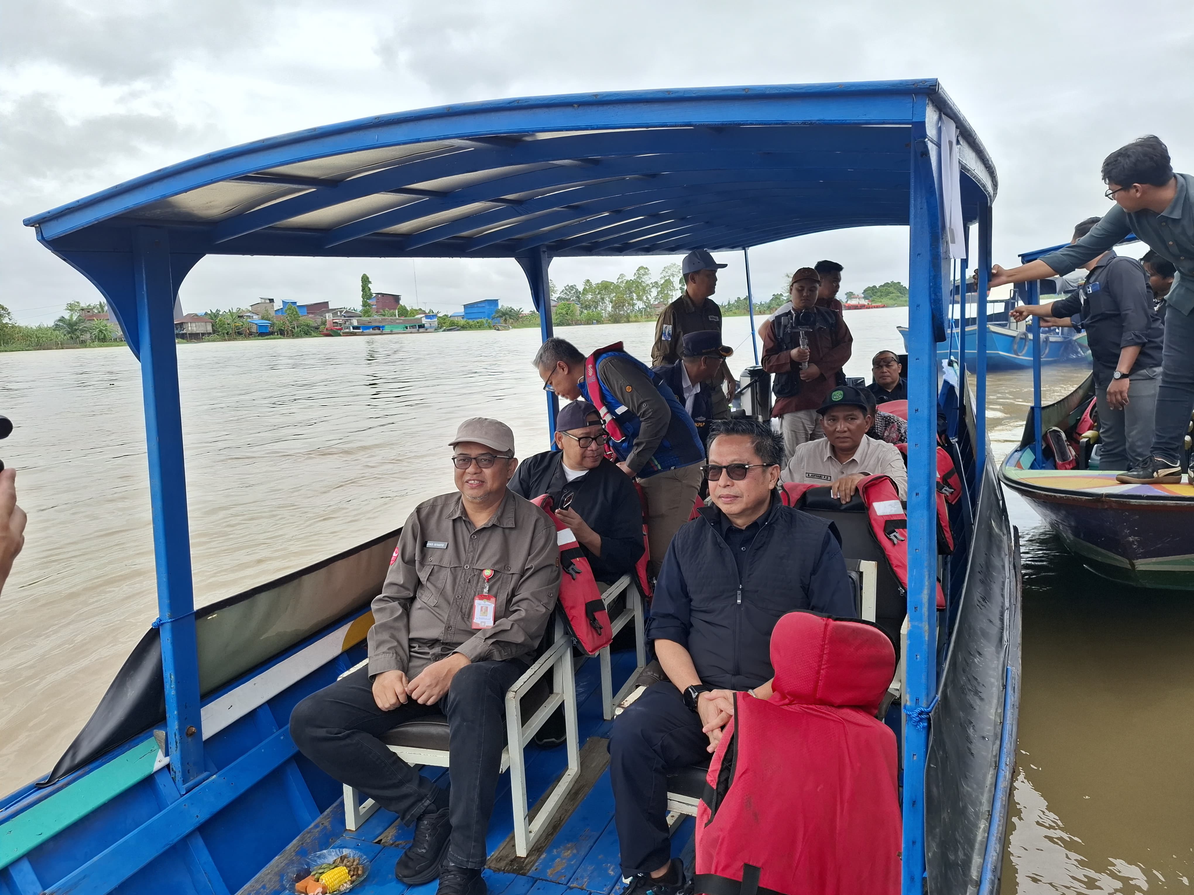 Menteri LH Tetapkan Dua Desa Konservasi Pesut Mahakam, Perkuat Perlindungan Ekosistem Sungai Mahakam